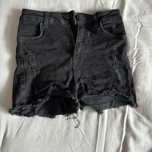 FITJEANS black ripped shorts
